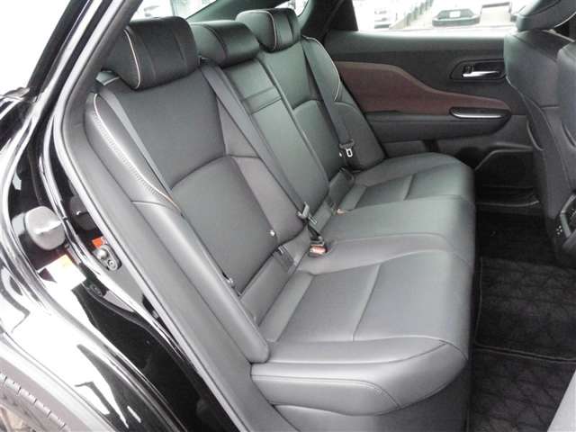 Toyota Crown Crossover 12