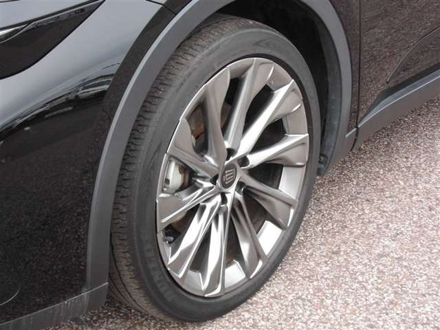 Toyota Crown Crossover 8