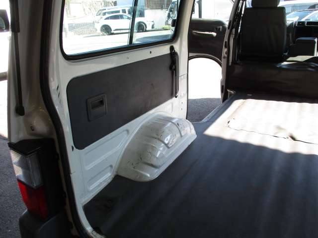 Nissan Vanette 11
