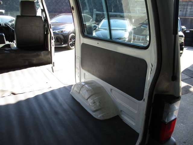 Nissan Vanette 12