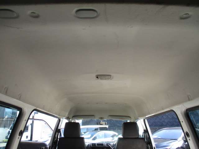 Nissan Vanette 9