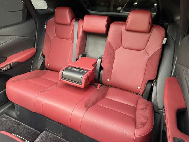 Lexus RX 9