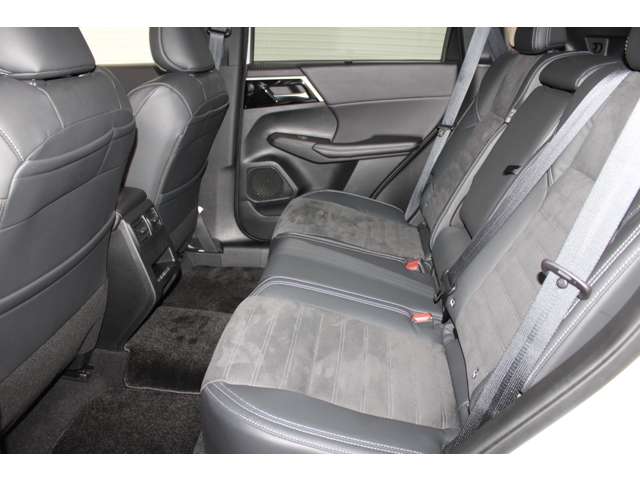 Mitsubishi Outlander 7