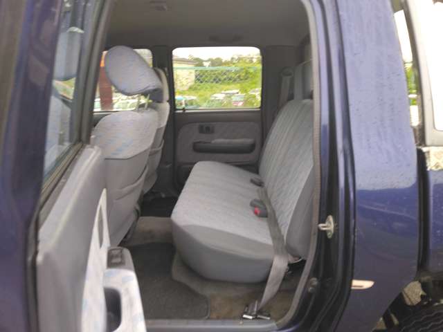 Toyota Hilux 11