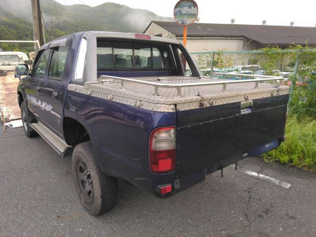 Toyota Hilux 5
