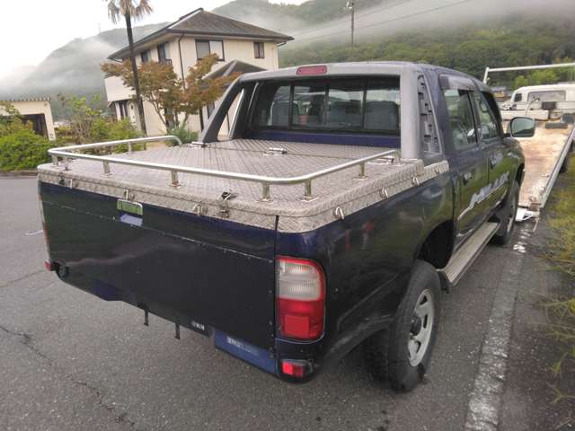 Toyota Hilux 6