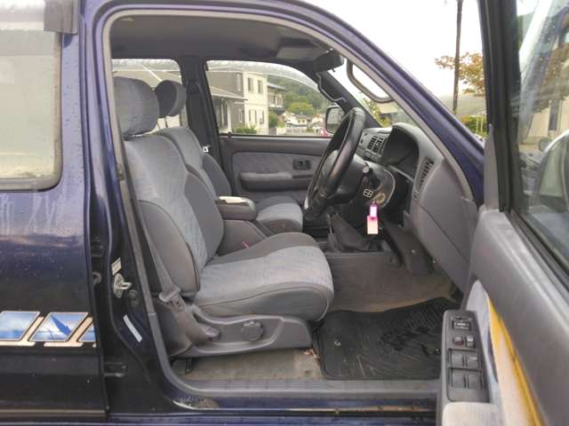 Toyota Hilux 9