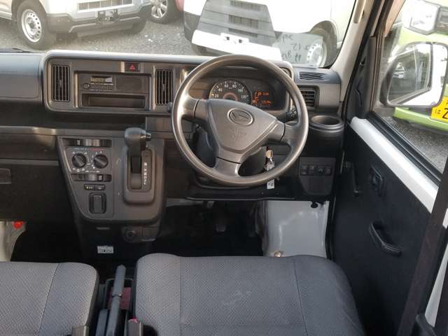 Daihatsu Hijet Cargo 11