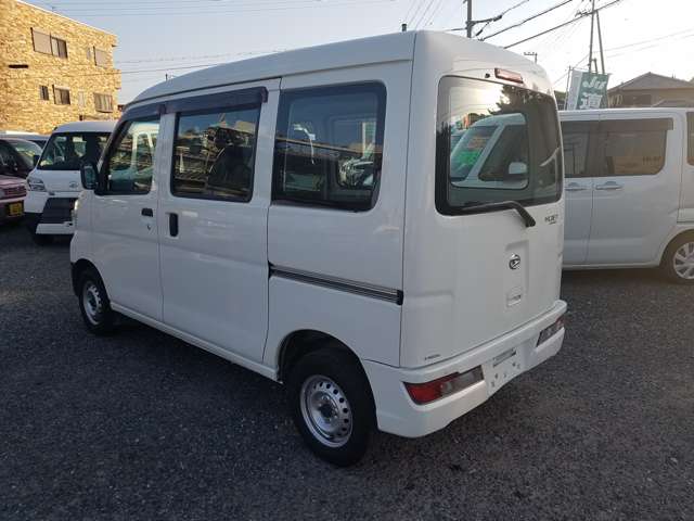Daihatsu Hijet Cargo 4