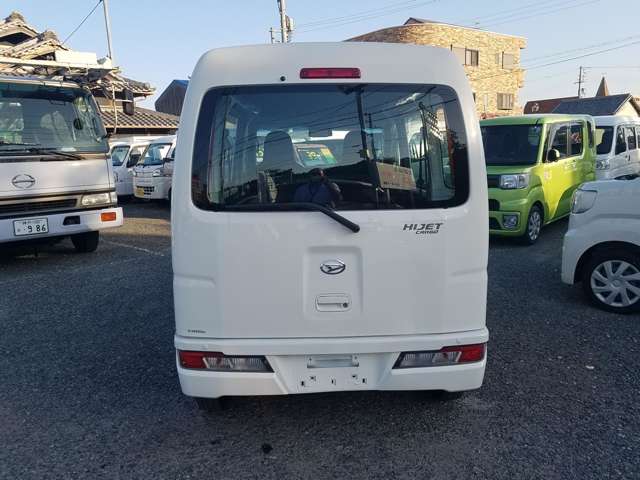 Daihatsu Hijet Cargo 5