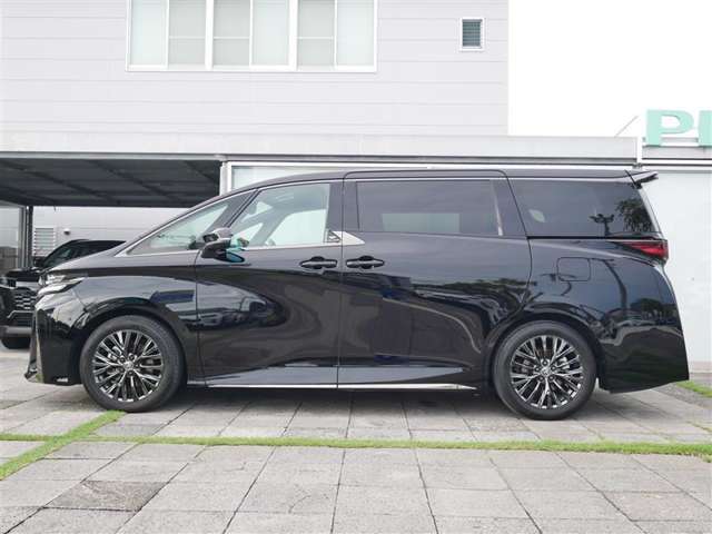 Toyota Vellfire 3