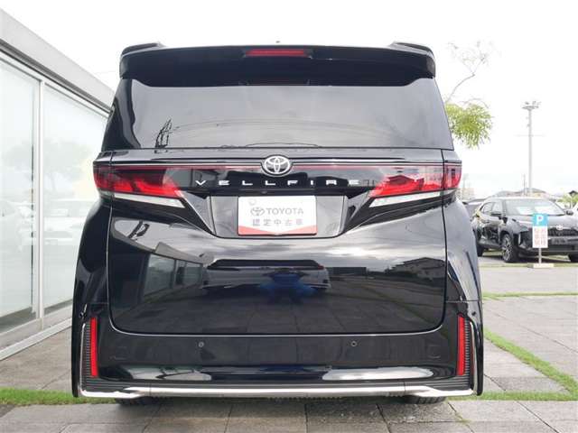 Toyota Vellfire 4