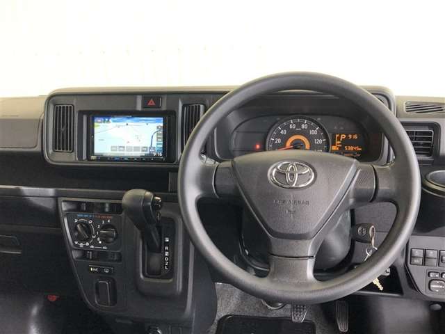 Toyota Pixis Van 6