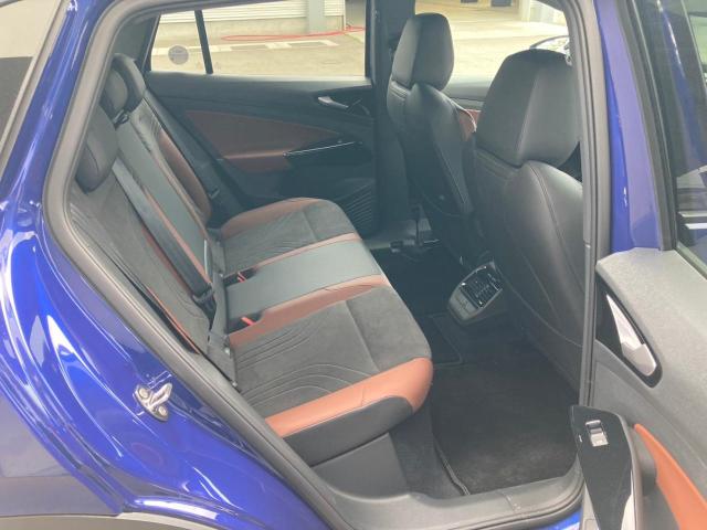 Volkswagen ID.4 9