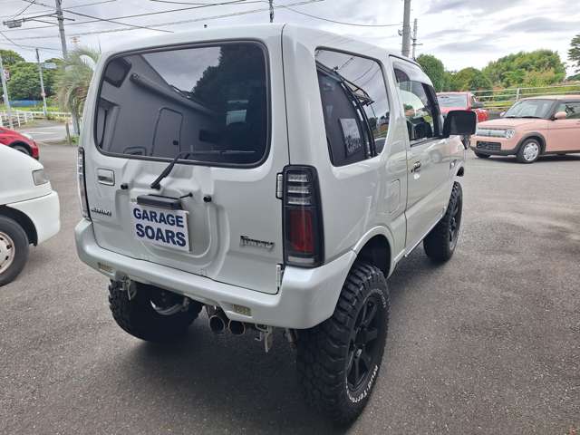 Suzuki Jimny 8