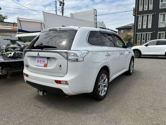 Mitsubishi Outlander PHEV 7