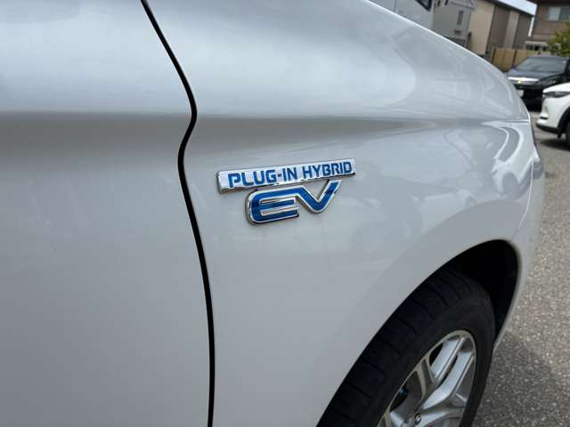Mitsubishi Outlander PHEV 8