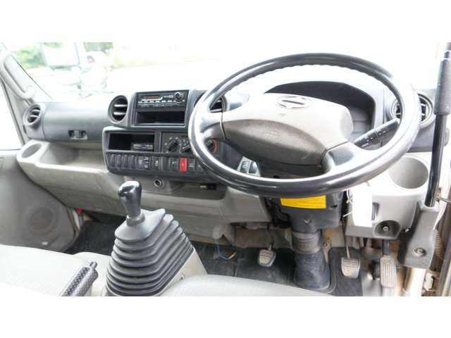 Hino Dutro 11