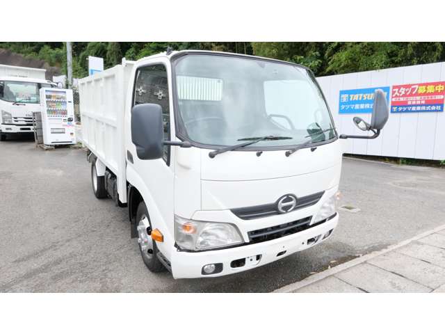 Hino Dutro 3