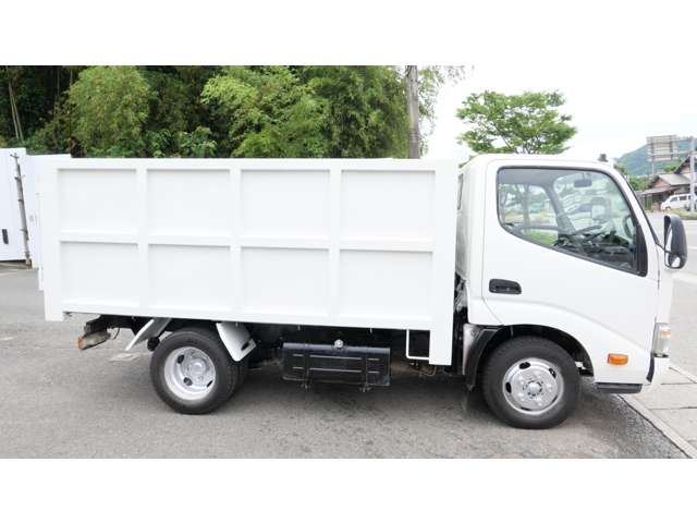 Hino Dutro 4