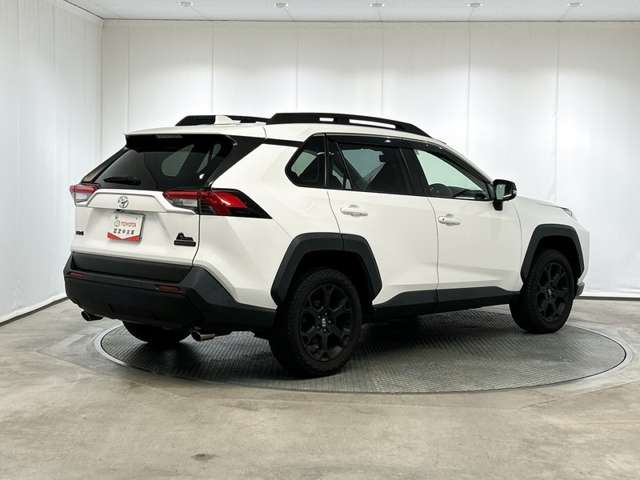 Toyota RAV4 6