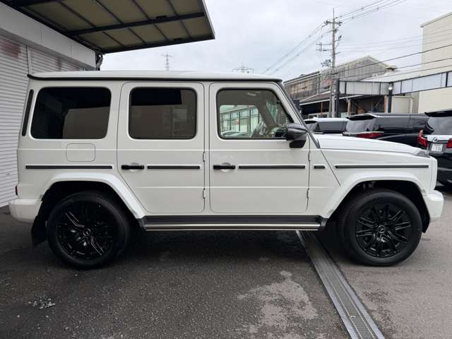 Mercedes-Benz G-Class 8
