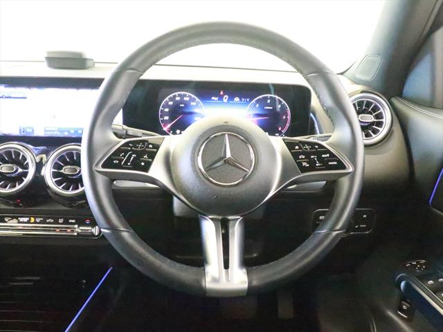 Mercedes-Benz GLB 12