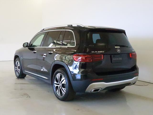 Mercedes-Benz GLB 4