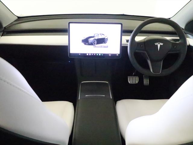 Tesla Model Y 12