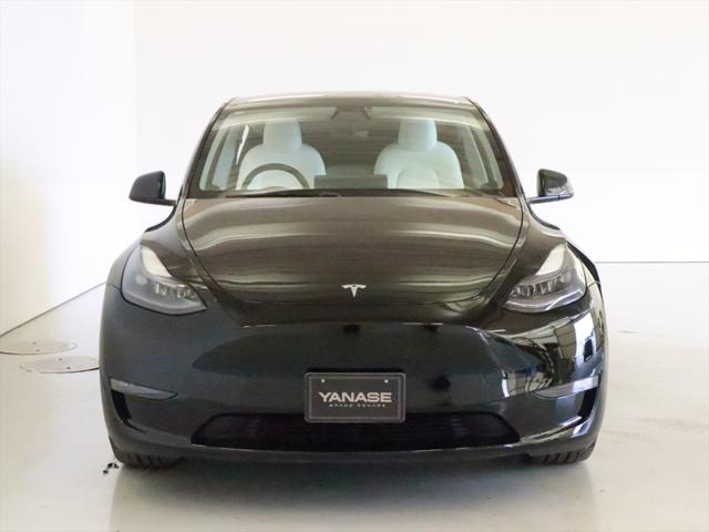 Tesla Model Y 2