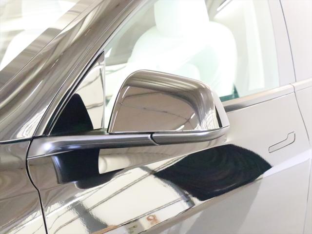 Tesla Model Y 7
