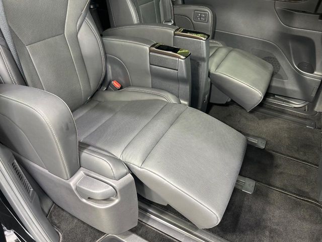 Toyota Alphard 12