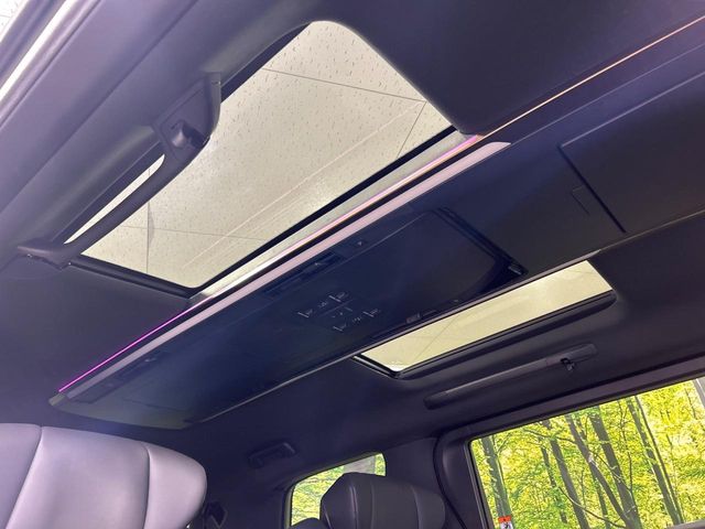 Toyota Alphard 3