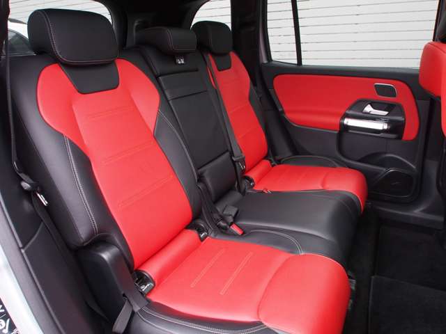 Mercedes-Benz GLB 8