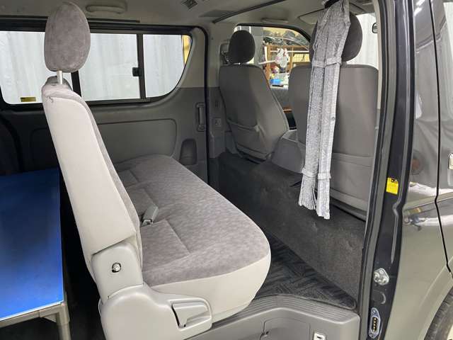 Toyota Regius Ace 6