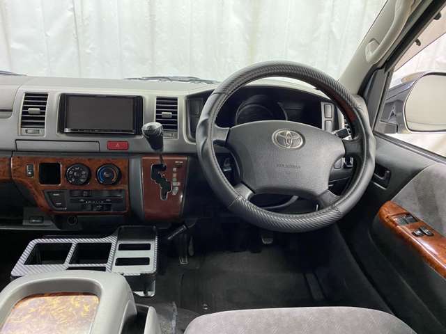Toyota Regius Ace 7