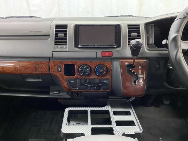 Toyota Regius Ace 9