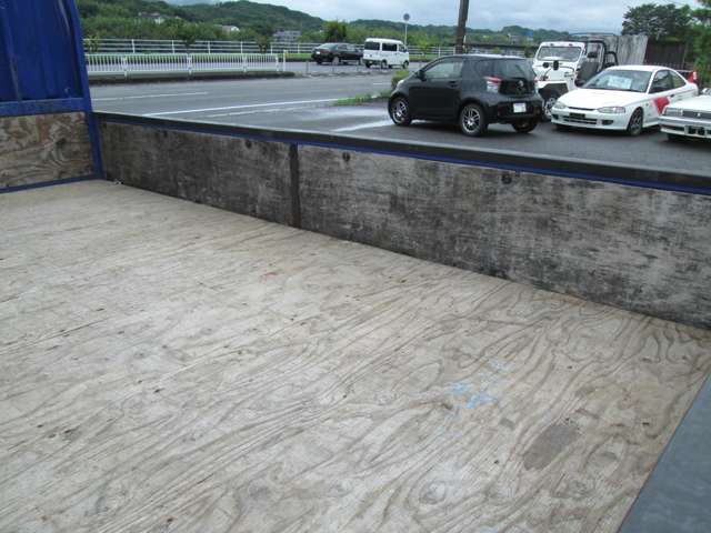 Mitsubishi Fuso Canter 10