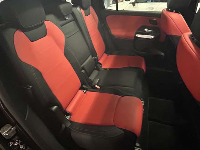 Mercedes-Benz GLB 8