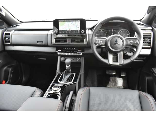 Mitsubishi Triton 3