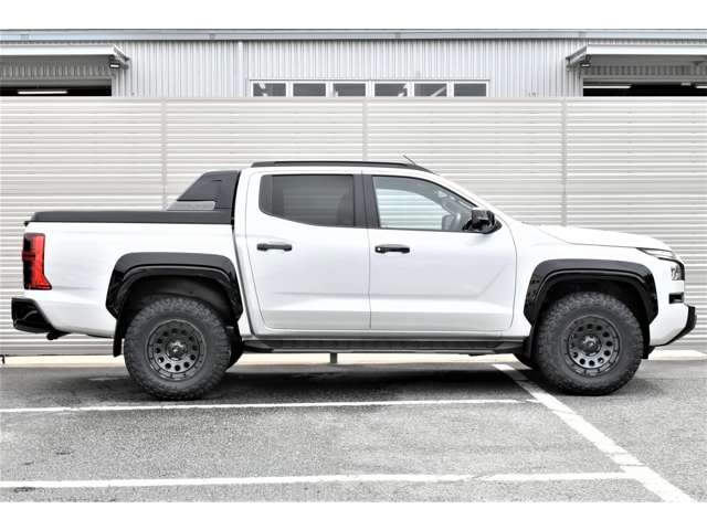Mitsubishi Triton 5