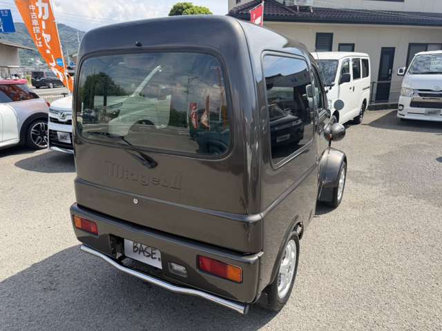 Daihatsu Midget II 11