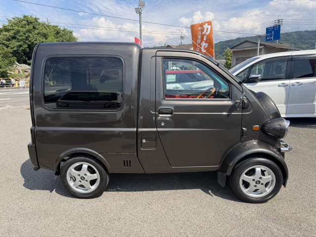 Daihatsu Midget II 8