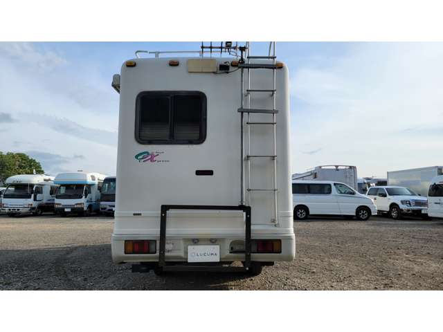 Isuzu Elf 10