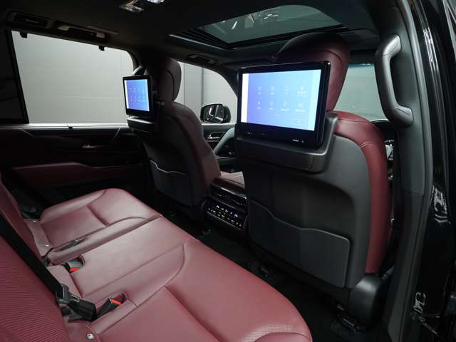 Lexus LX 9