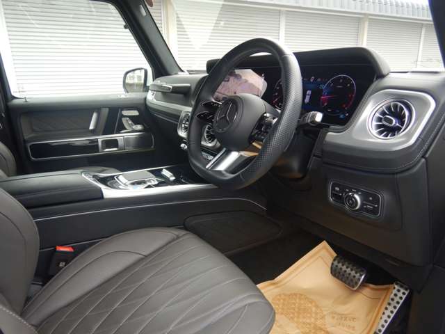 Mercedes-Benz G-Class 8