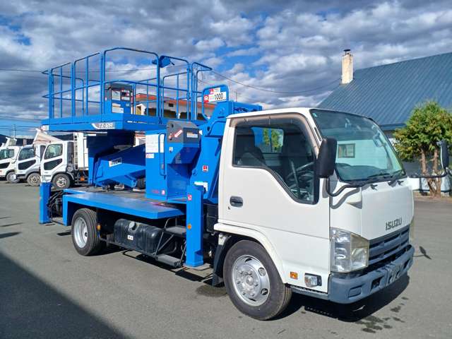 Isuzu Elf 3