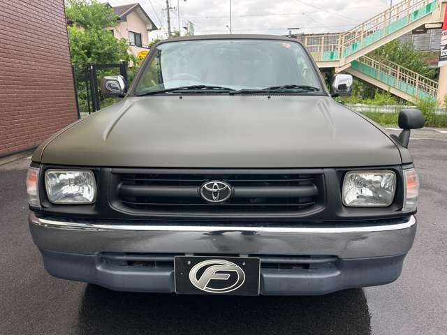 Toyota Hilux 2