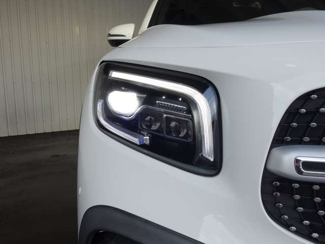 Mercedes-Benz GLB 10