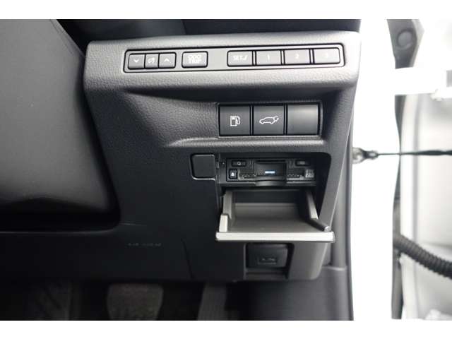 Lexus LBX 11
